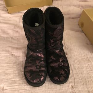 UGG Classic Short Metallic Pink Camo Boot size 8